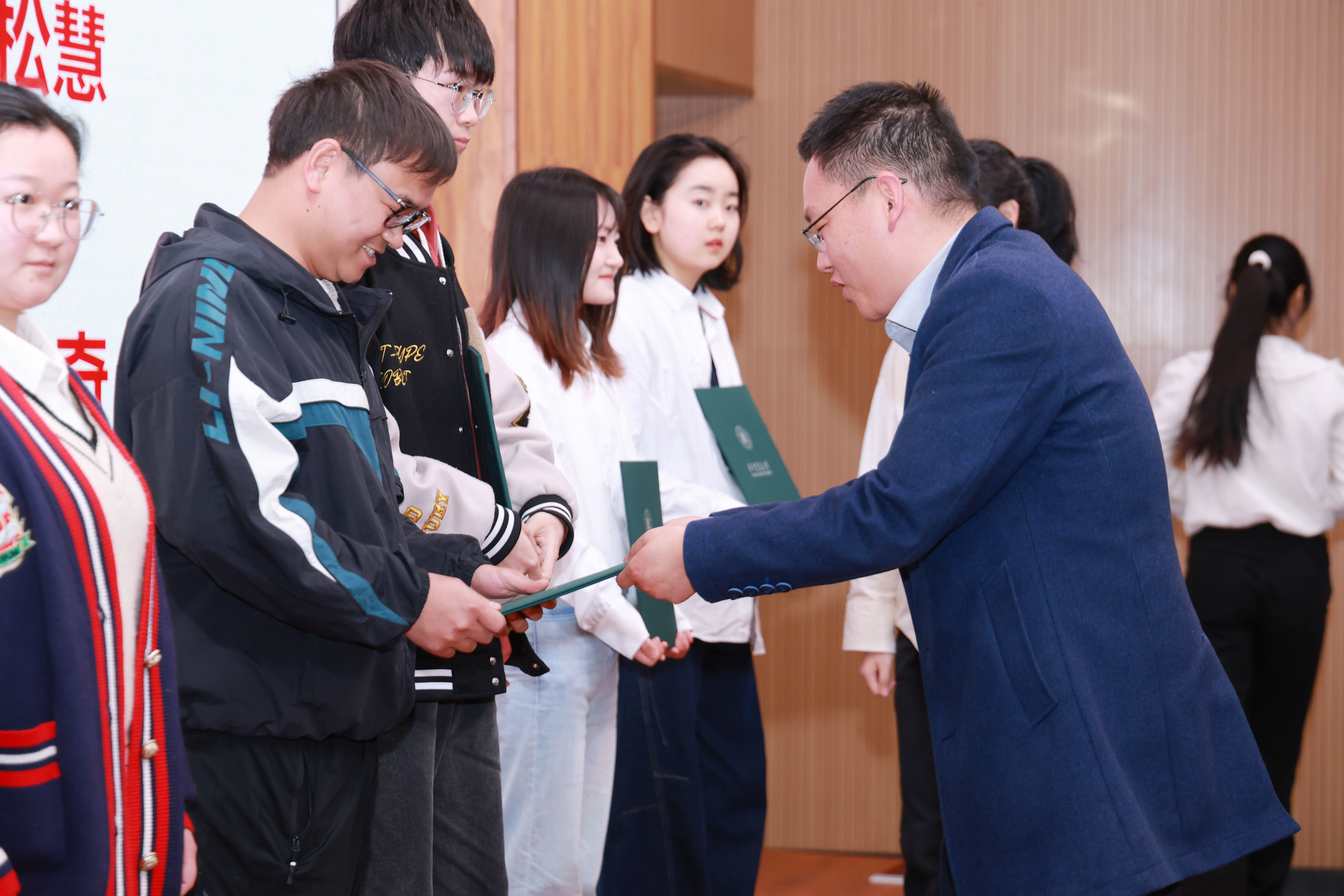 J9集团天行健奖学金颁奖特辑 | 以科技守护碧水，育青年创新未来